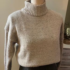 Classic Roxy title neck sweater size SM